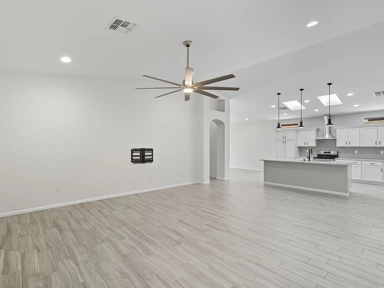 3 bed, 1768 sqft, $2,250 — Photo 4