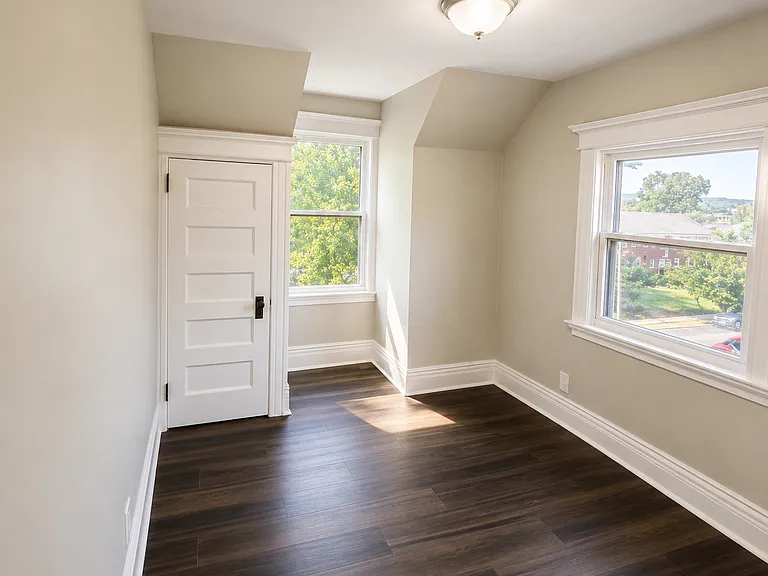76 Ridge St #3 — Photo 6