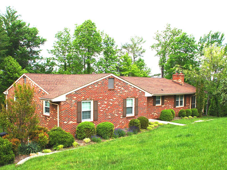 1st image of 3360 Dawn Cir