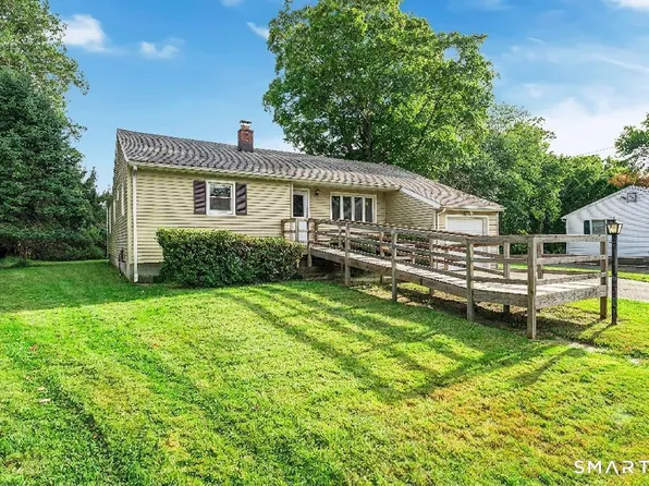 17 Greenbriar Circle, Fairfield, CT 06824