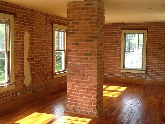 4th image of 203-1039 E 5th St #203