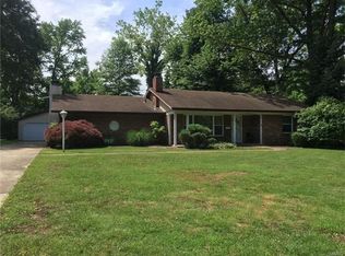4 Kingsbury Dr, Swansea, IL 62226