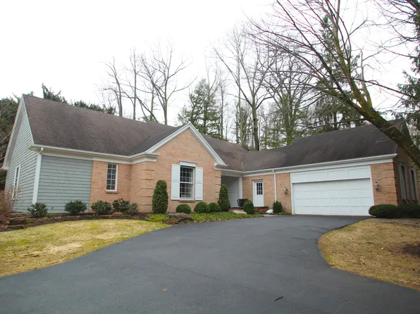 39 Woodbury Pl, Rochester, NY 14618