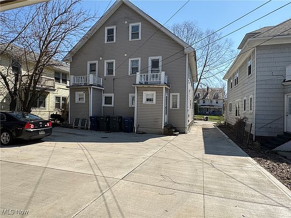 3rd image of 3079-3081 Meadowbrook Blvd
