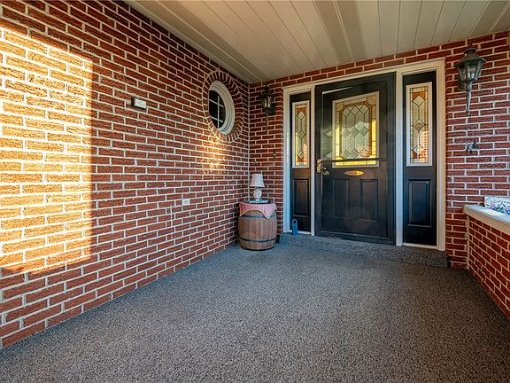 4th image of 316 Phyllis Dr