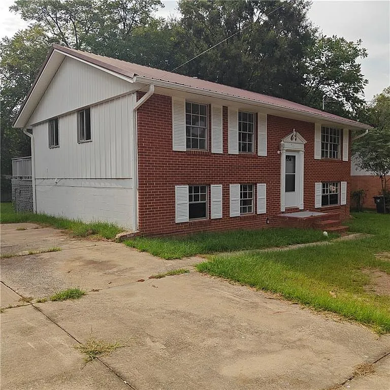 5 bed, 3.0 bath, 1850 sqft, $1,475 — Photo 2