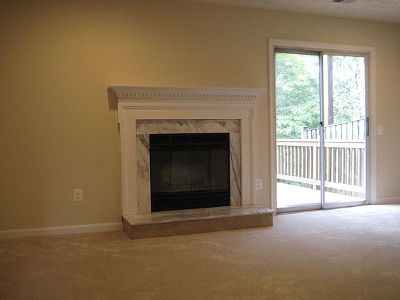 FINISHED REC ROOM W/WALKOUT