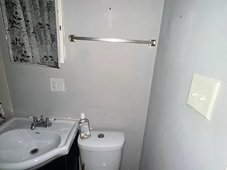 15945 Lexington Ave #15 — Photo 7