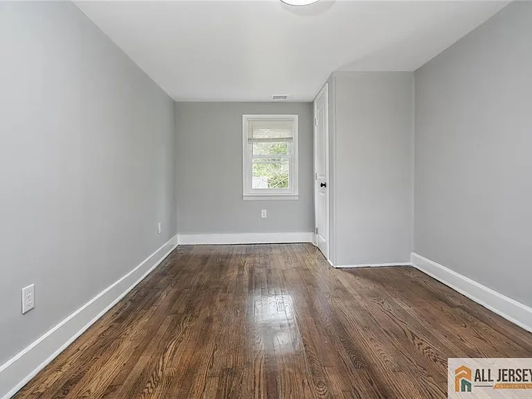 153 Belvidere Ave — Photo 6