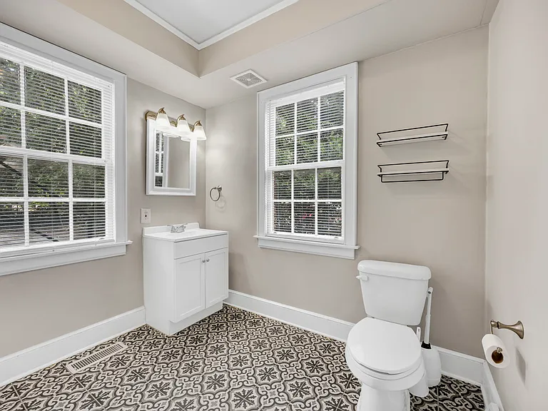 312 S Woodrow St — Photo 21