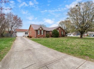 1182 Woodbridge Dr, Clarksville, TN 37042