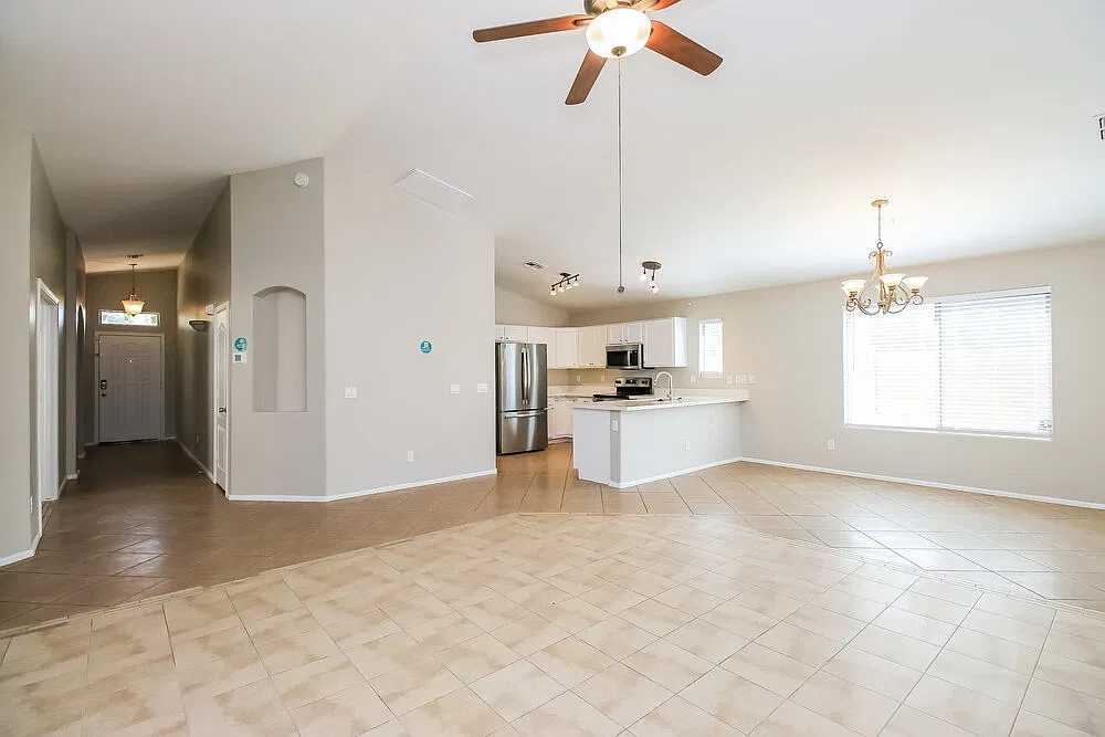 4 bed, 2.0 bath, 1683 sqft, $1,995 — Photo 4