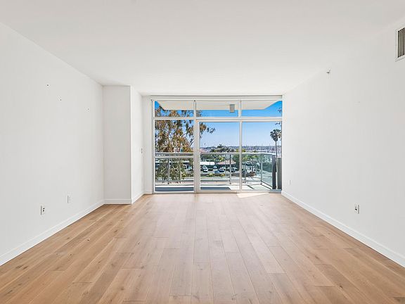 5th image of 13700 Marina Pointe Dr Unit 302