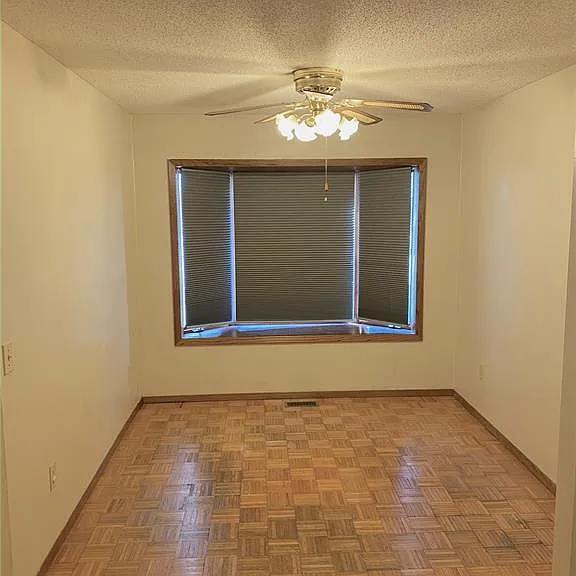 10 Old Orchard Ln — Photo 3