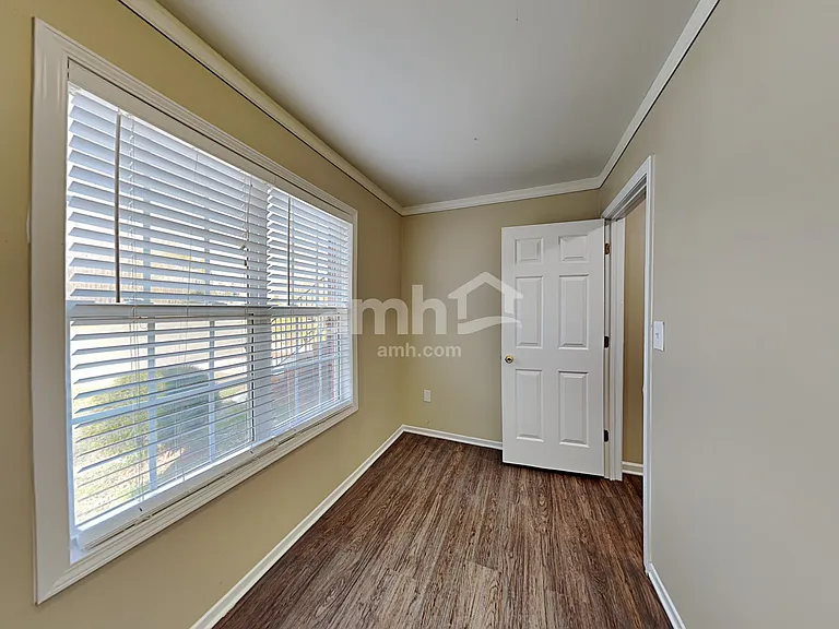 8111 Kingston Dr — Photo 20