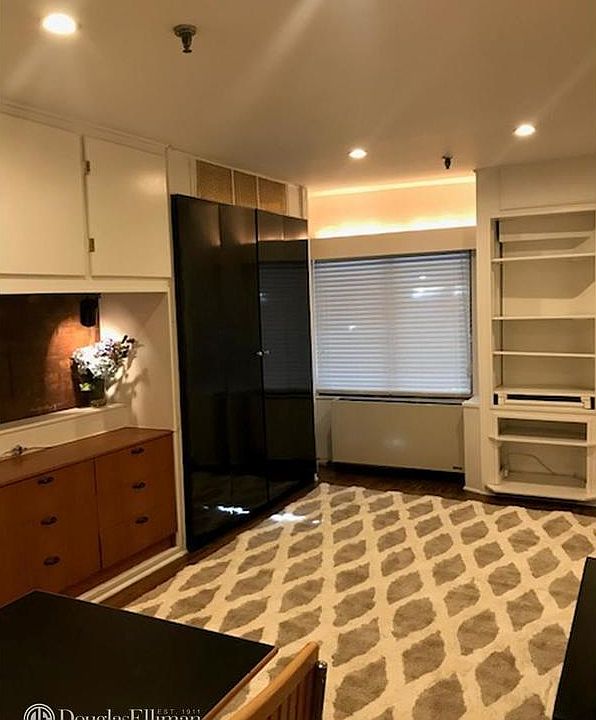 1st image of 801 Broadway #225