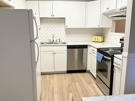 4th image of 3711 Mack Rd APT C5