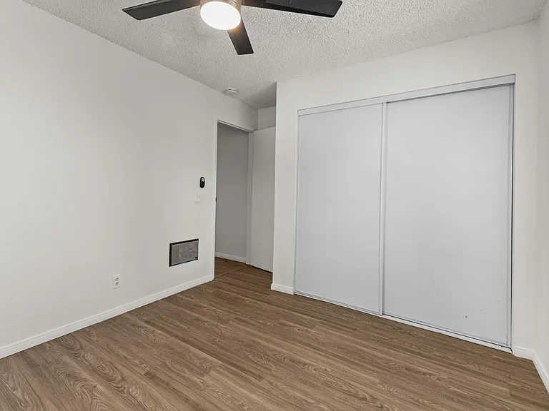 228 Las Flores Dr #15 — Photo 12