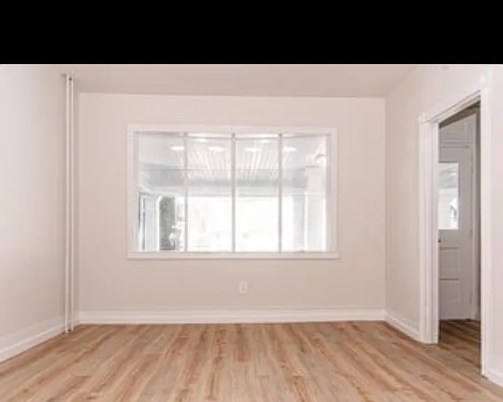 624 E Broad St — Photo 9