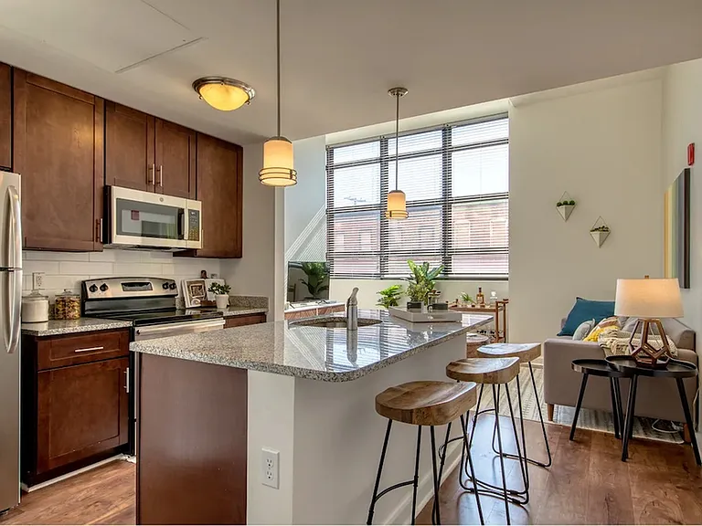 101 S Ellwood Ave — Photo 3
