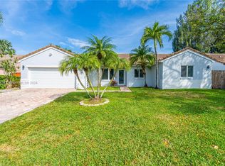 13745 SW 176th Ter, Miami, FL 33177