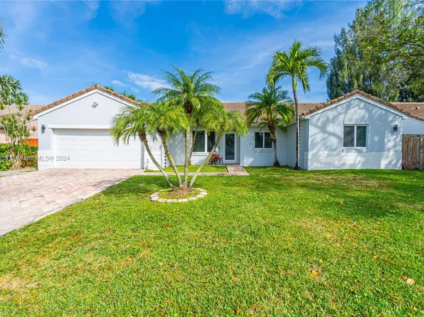 13745 SW 176th Ter, Miami, FL 33177