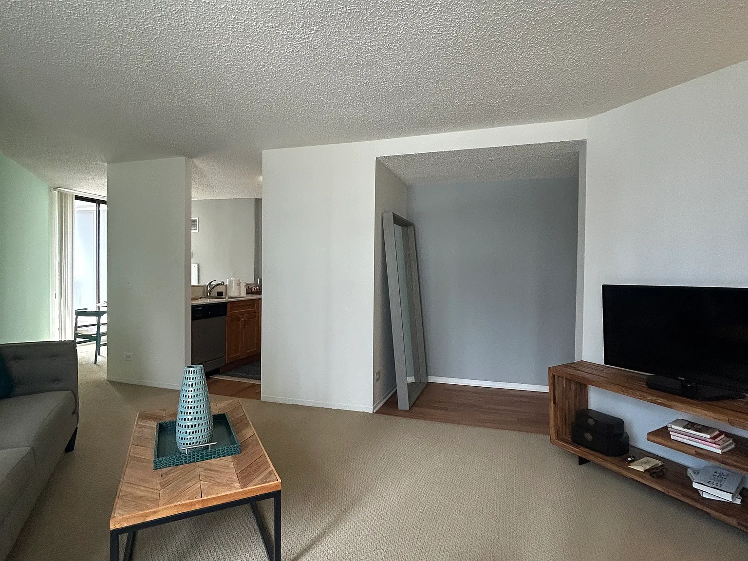 1 bed, 780 sqft, $2,300 — Photo 2