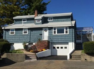 7 Dark Ln, Peabody, MA 01960