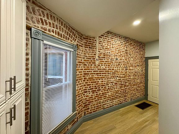 5th image of 2137-2139 California Ave #2139-2F