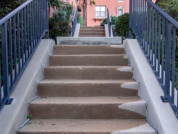4th image of 2007 W Gadsden St #201