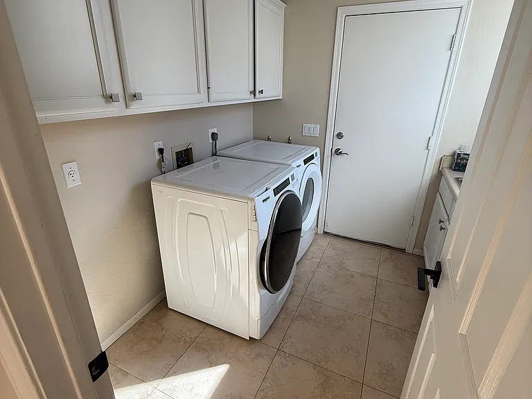 7670 E Quill Ln — Photo 2