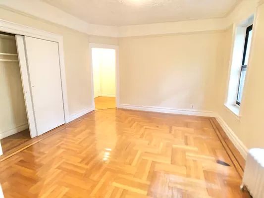 2nd image of 2111 Beekman Pl #6H