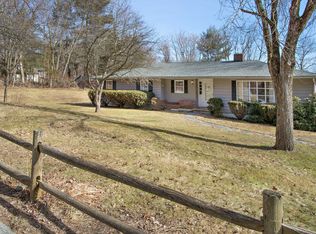 94 Gretna Rd, Pleasant Valley, NY 12569