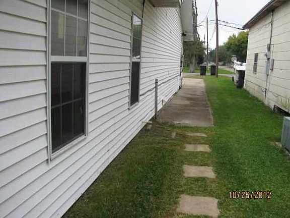 3rd image of 3403 Lawrence Ave