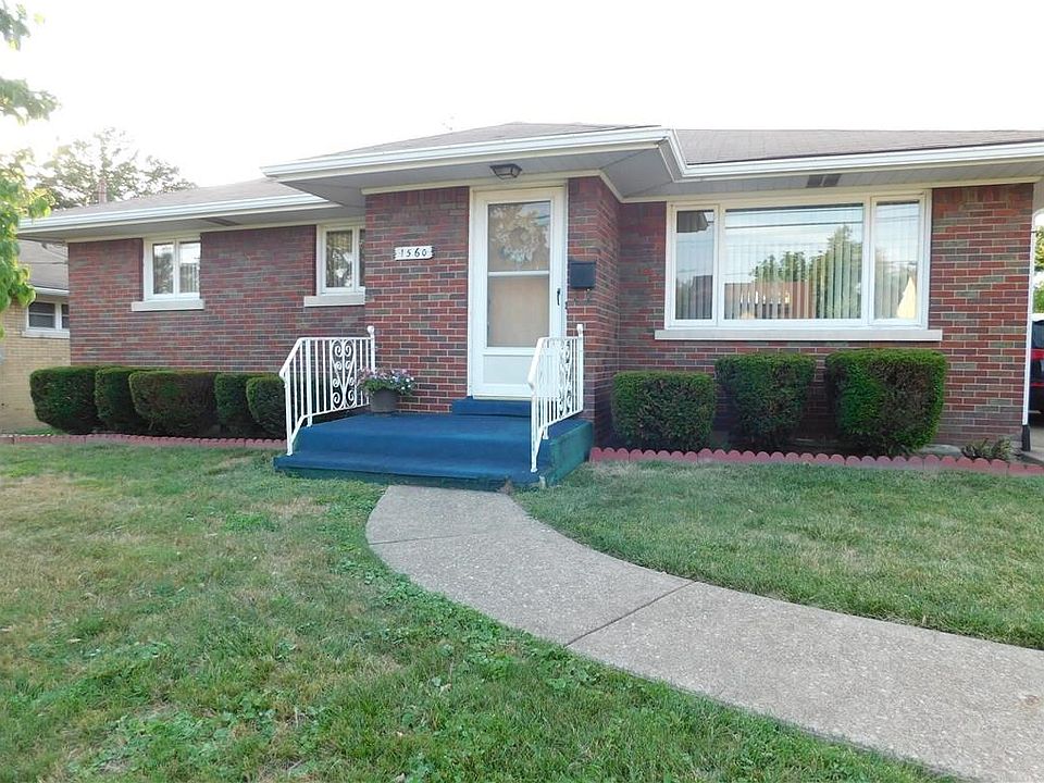1st image of 1560 W 32nd St