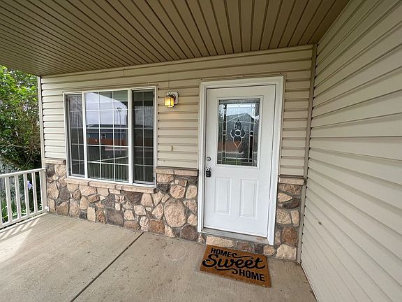 3rd image of 2906 Rock Point Dr