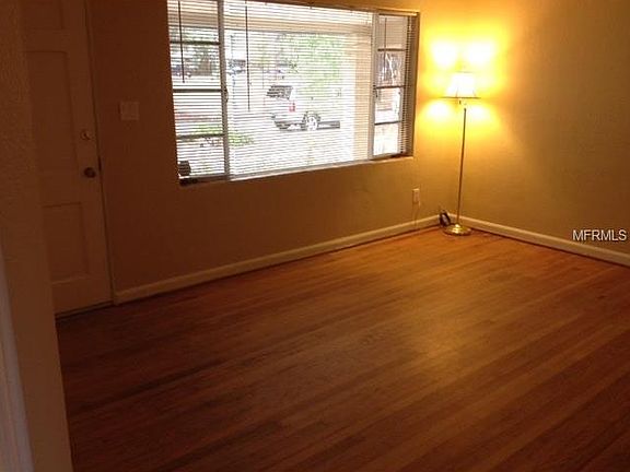 5th image of 821 Dartmouth St
