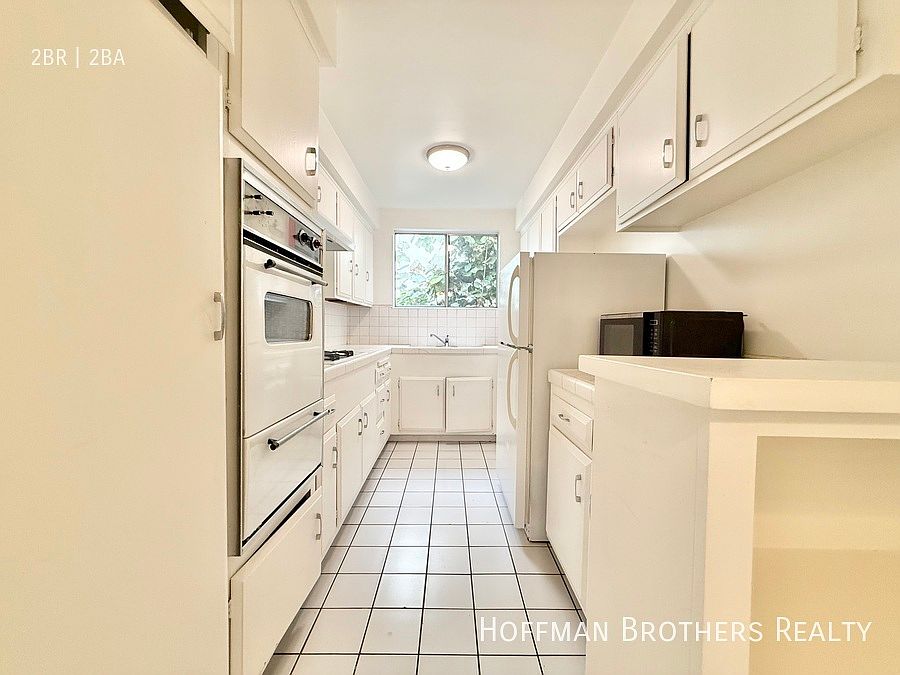 1st image of 1036 N Crescent Heights Blvd APT 4