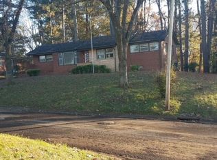2113 Lynn Rd NW, Huntsville, AL 35810