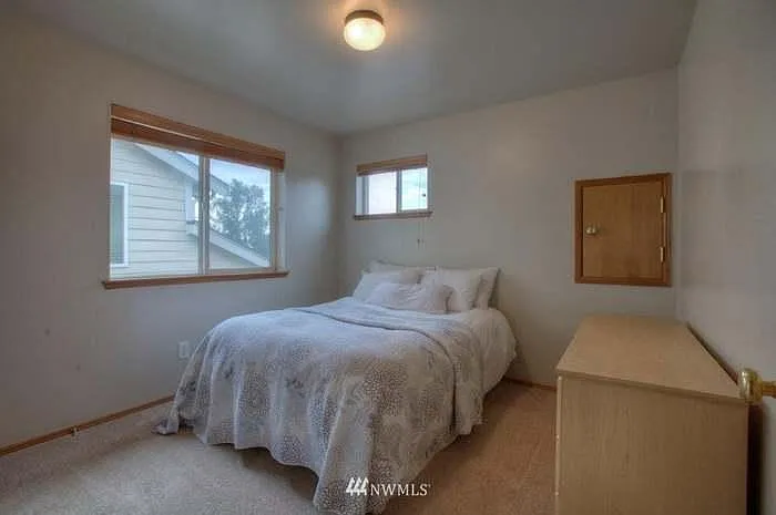 2508 Blaine Ave NE — Photo 15