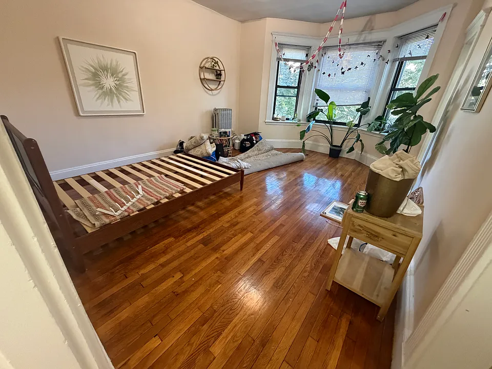 1318 Commonwealth Ave #8