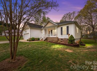 1667 Warwick Ct, Lincolnton, NC 28092