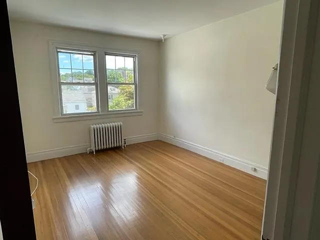 second bedroom. Walk in closet.