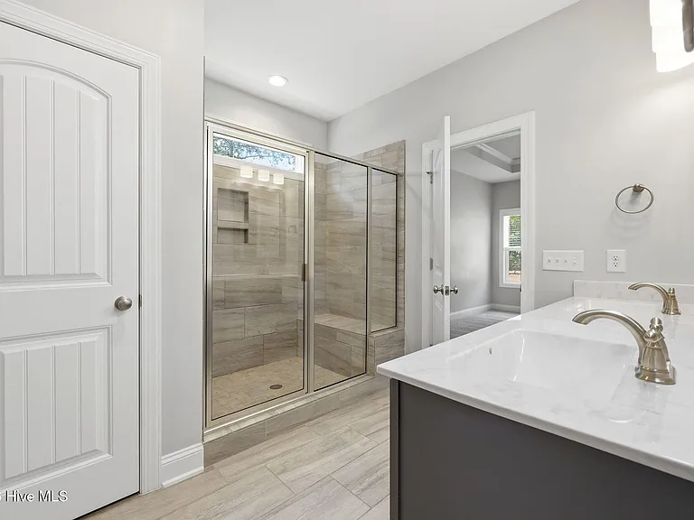 511 Pondpine Ln — Photo 26