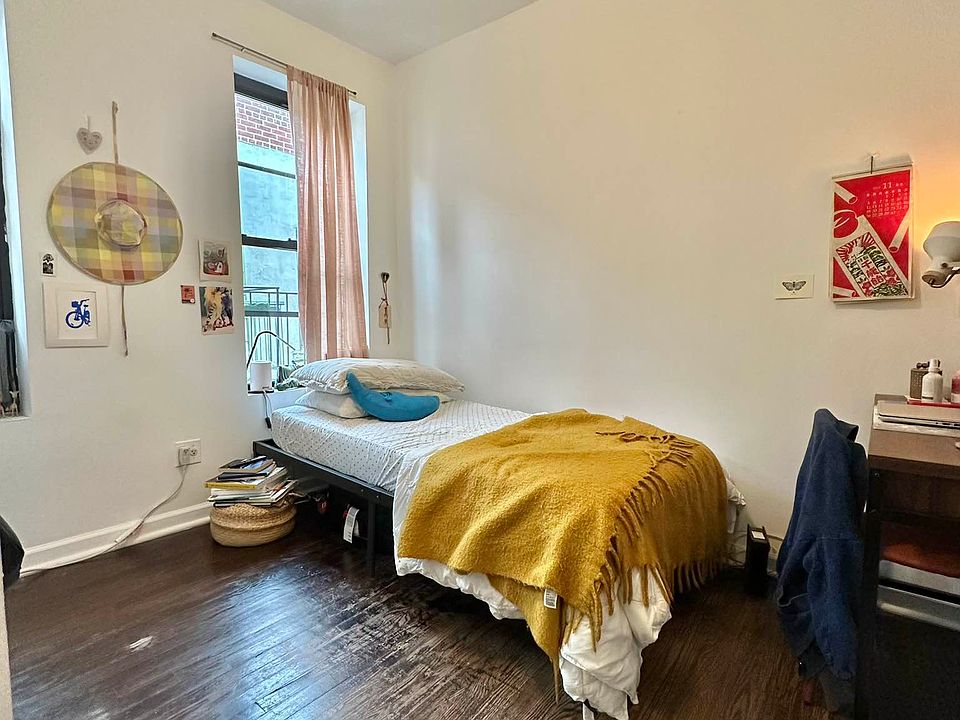 2nd image of 314 E 78th St APT 25