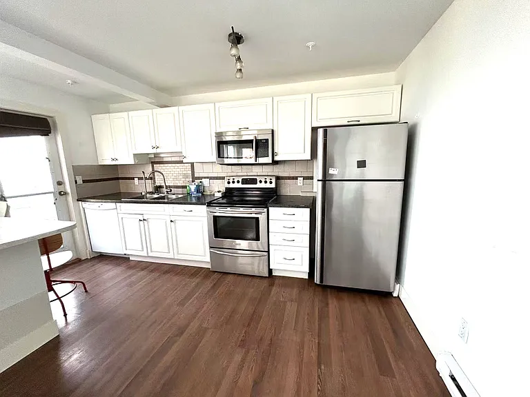 14602 W Beach Ave #BASEMENT — Photo 2