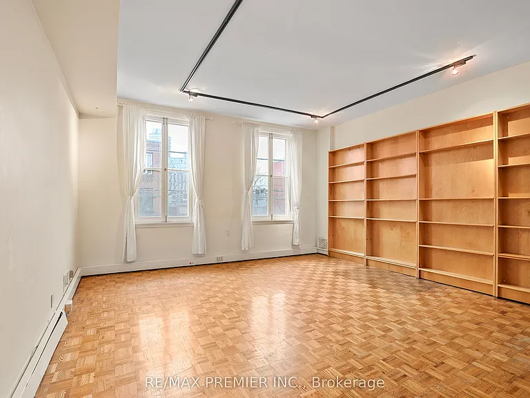 394A King St E #UPPER — Photo 8