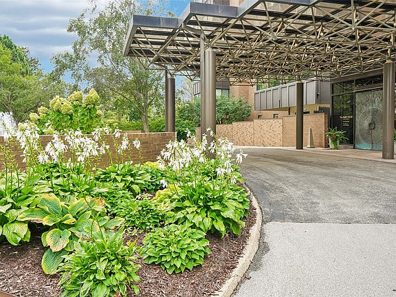 2nd image of 3131 Fleur Dr Unit 803