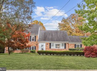 21 Orchard Way N, Potomac, MD 20854