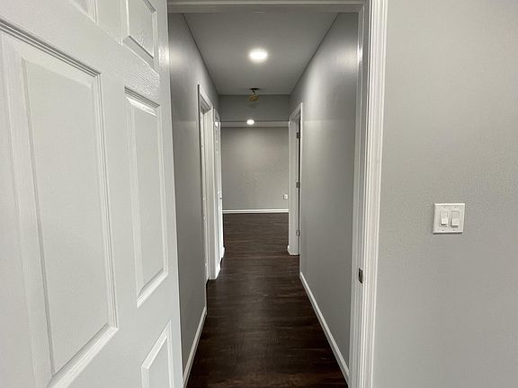 2nd image of 512 Church St #121